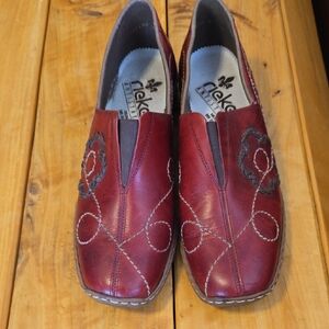 Women's Rieker Burgundy Leather Embroidered Slip On Loafers Size 40